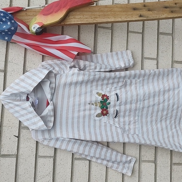 Tan/White Hoodie - Picture 4 of 9